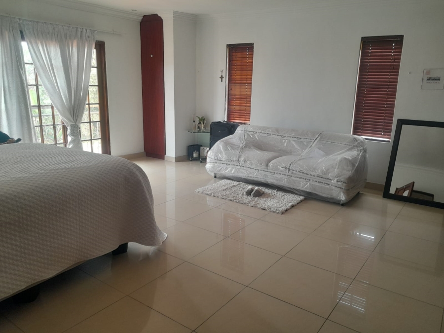 6 Bedroom Property for Sale in Safari Gardens North West
